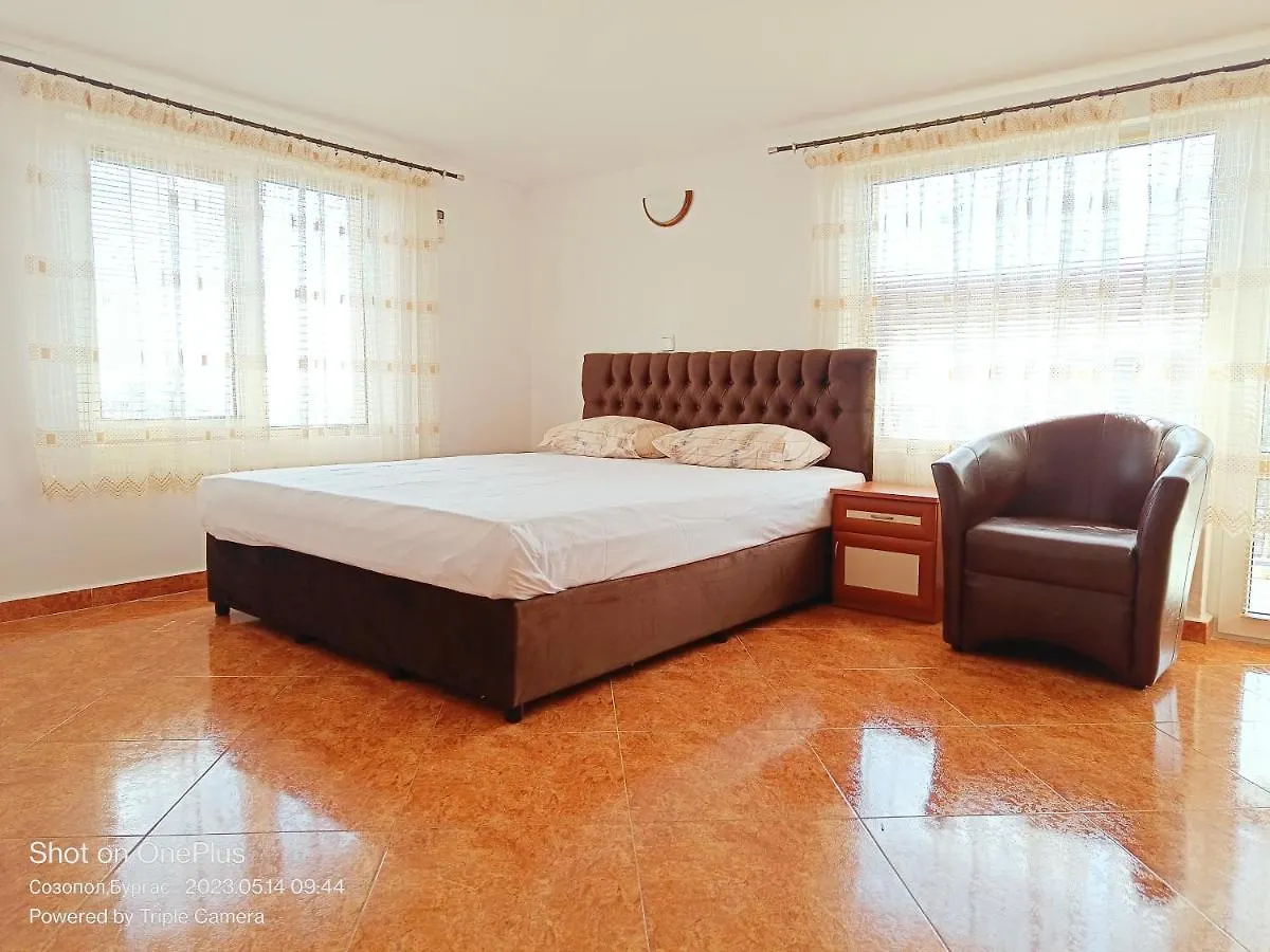 Moni 85 Family House Hotel Sozopol Bulgária