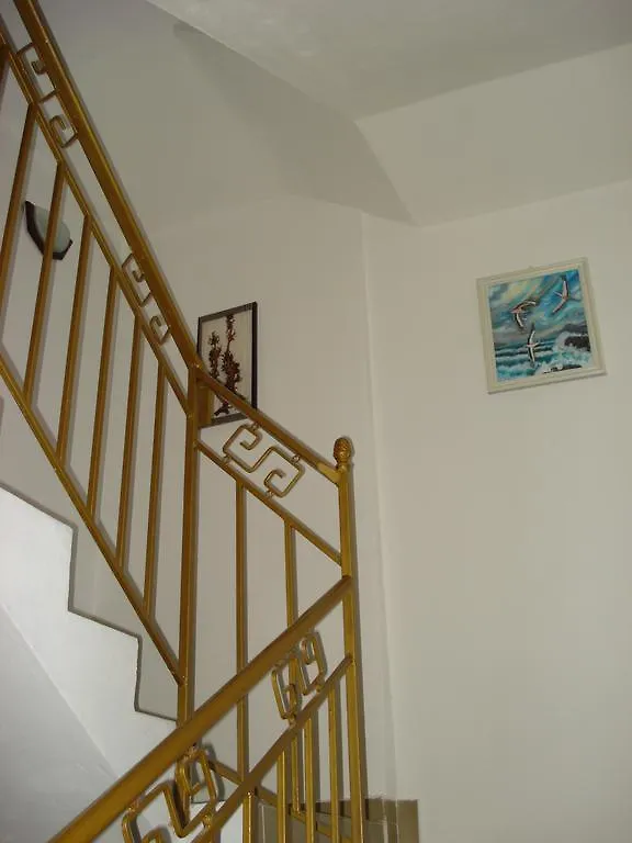 Moni 85 Family House Hotel Sozopol 0*,